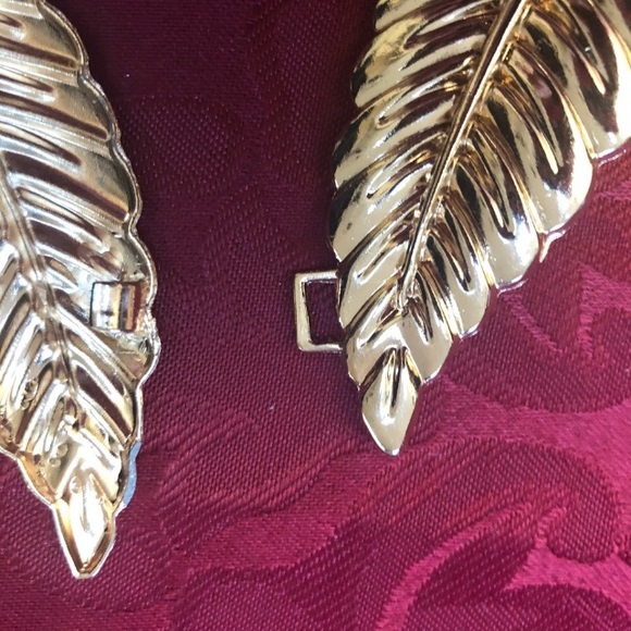 GORGEOUS GOLD CINCH LEAF BELT - Picture 9 of 9